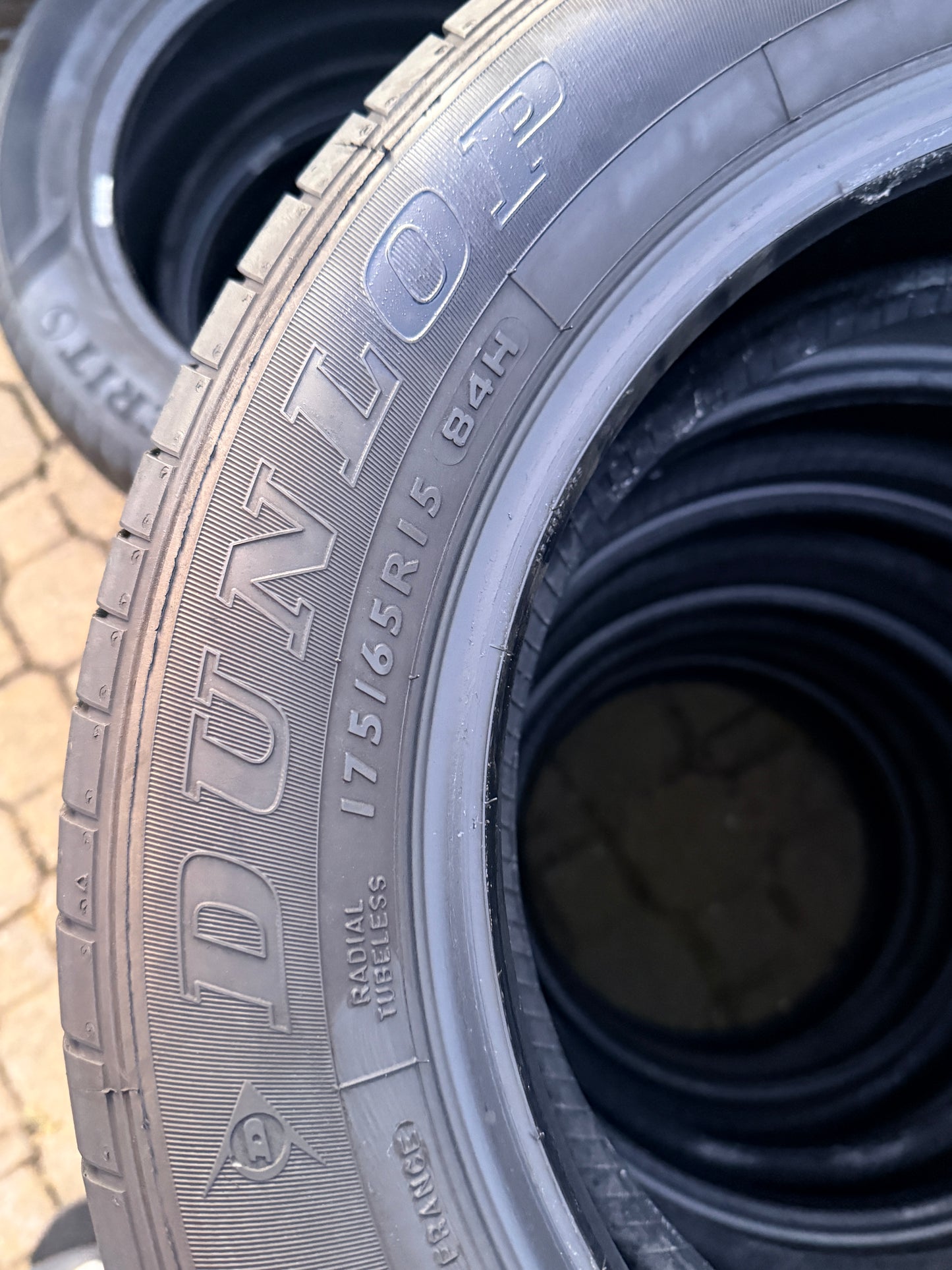 175/65/15 - estive - Dunlop - DOT 2018 - Usato