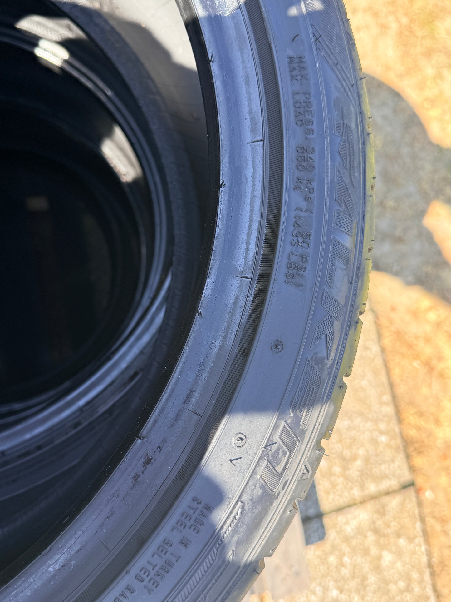 215/45/18 - Estive - Falken - DOT 2019 - Usato