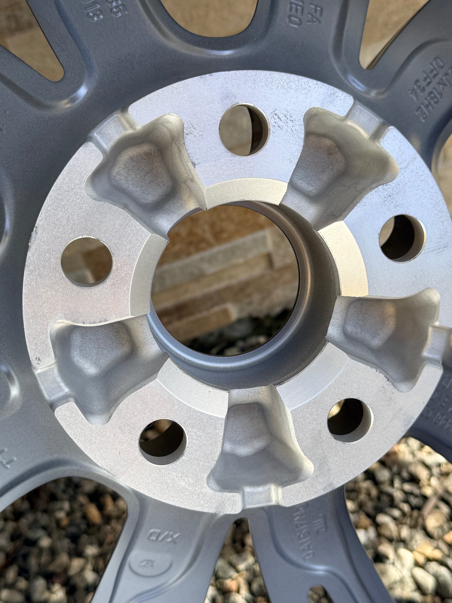 Cerchi + gomme invernali 18” - Alfa Romeo Stelvio - Originali - Nuovo