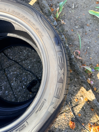 215/55/17 - Estive - Nexen - DOT 2019/2021 - Usato