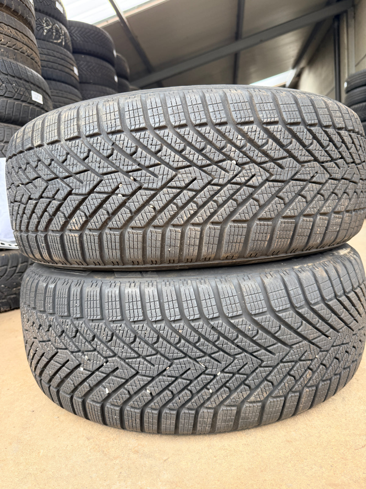 235/50/20 - Invernali - Pirelli - DOT 2022 - Usato