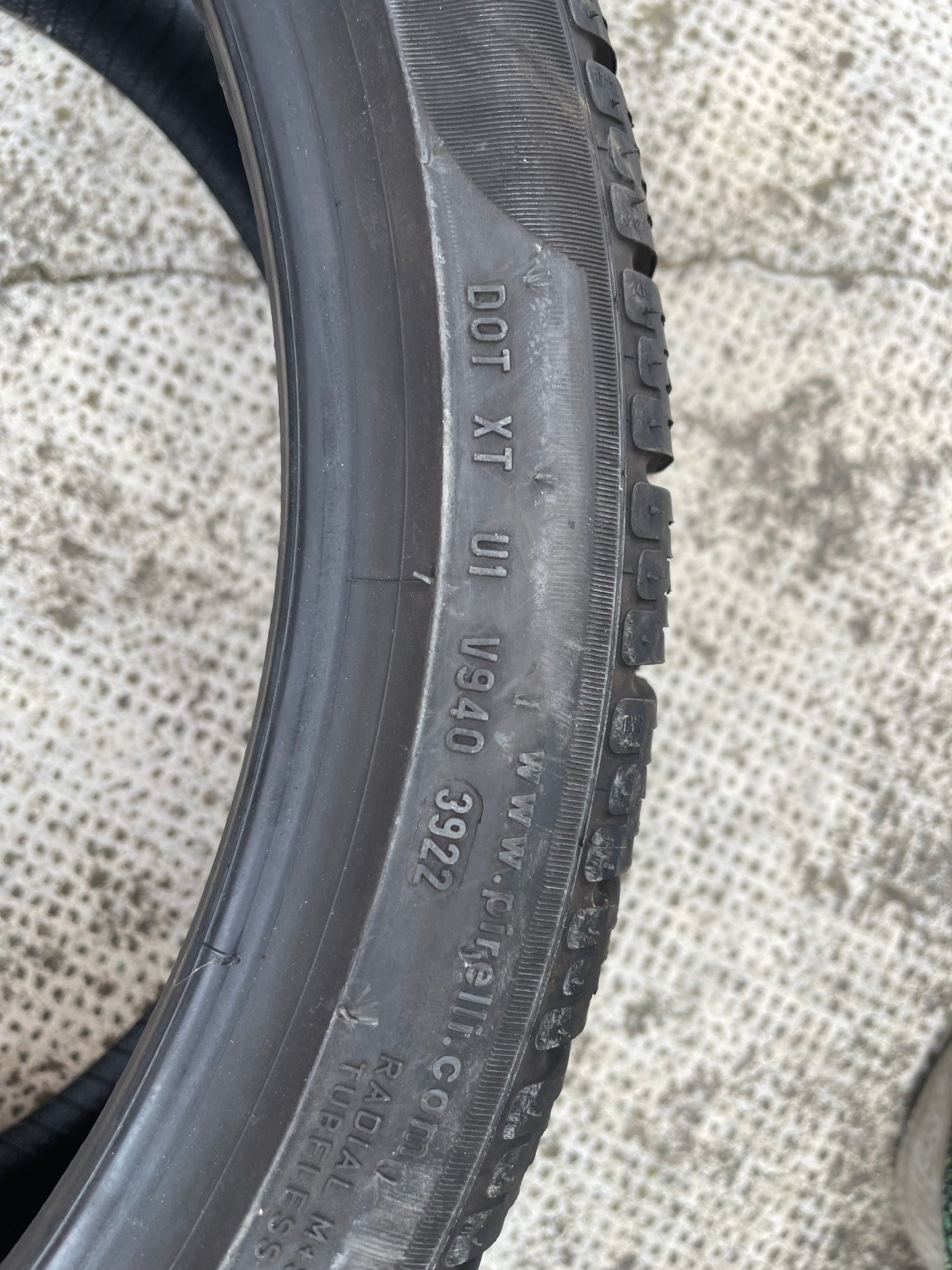 245/35/19 - Invernali - Pirelli - DOT 2022 - Usato