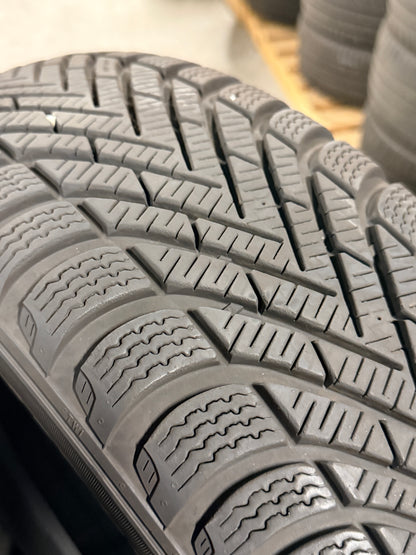 215/60/17 - Invernali - Pirelli - DOT 2021 - Usato