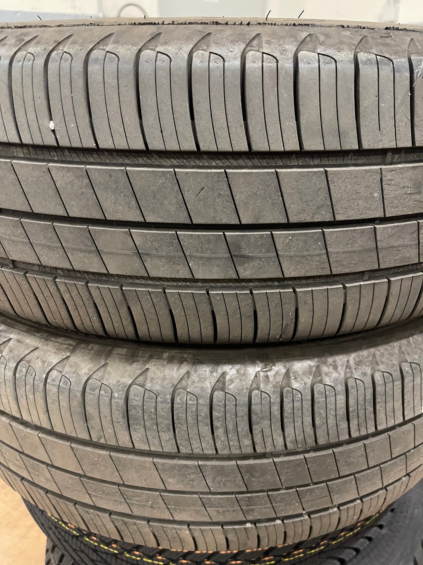 195/60/18 - Estive - Goodyear - DOT 2022 - Usato