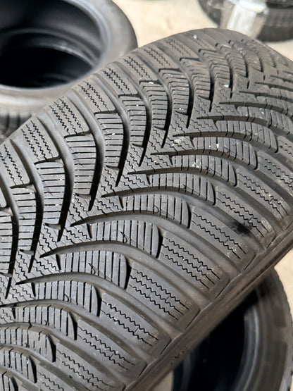 225/45/17 - invernali - Hankook - DOT 2021 - Usato