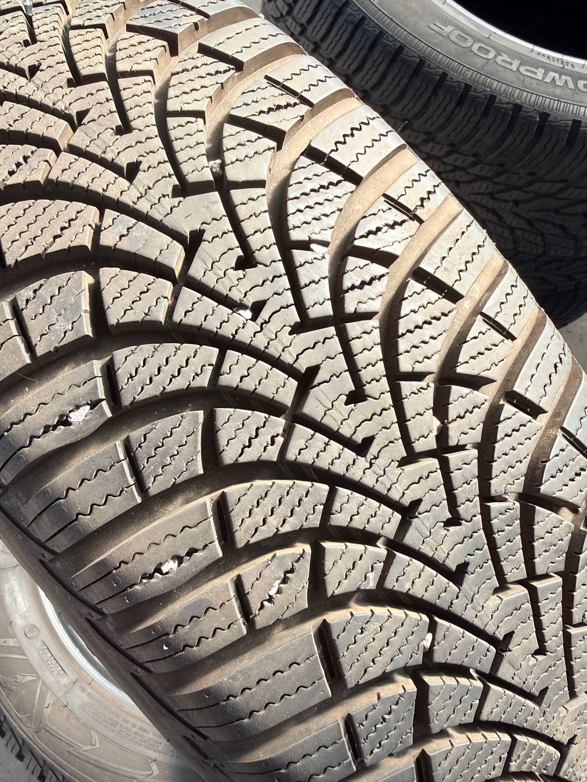 205/60/16 - Invernali - Goodyear - DOT 2020 - Usato