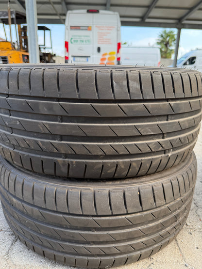 235/40/19 - Estive - Kumho - DOT 2022 - Usato