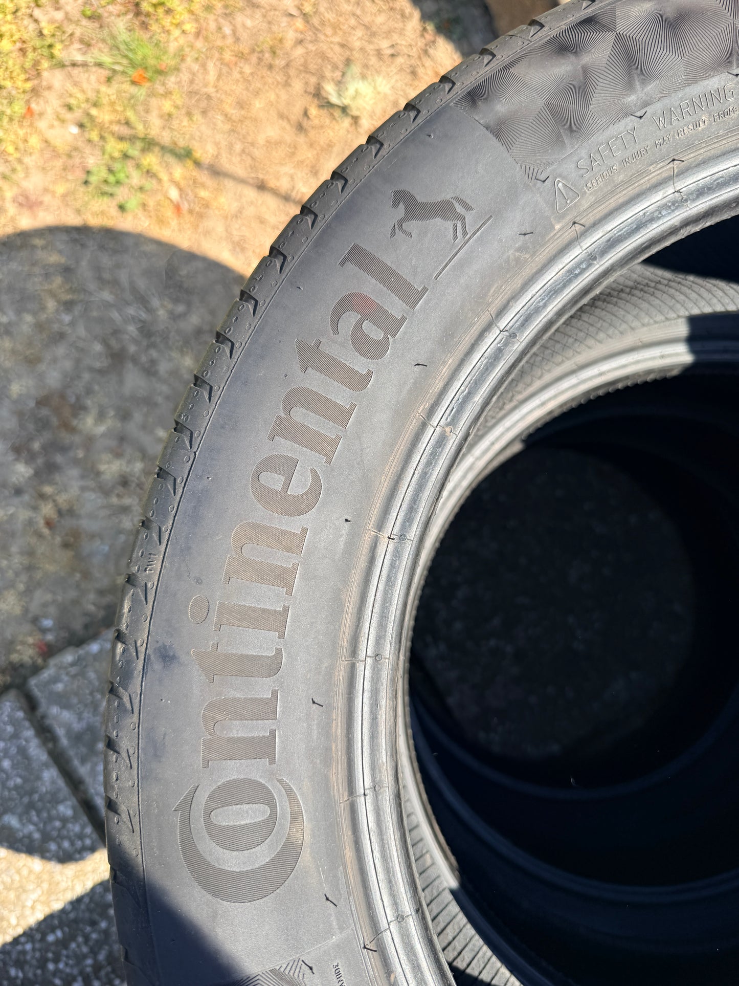 215/55/18 - Estive - Continental - DOT 2019 - Usato