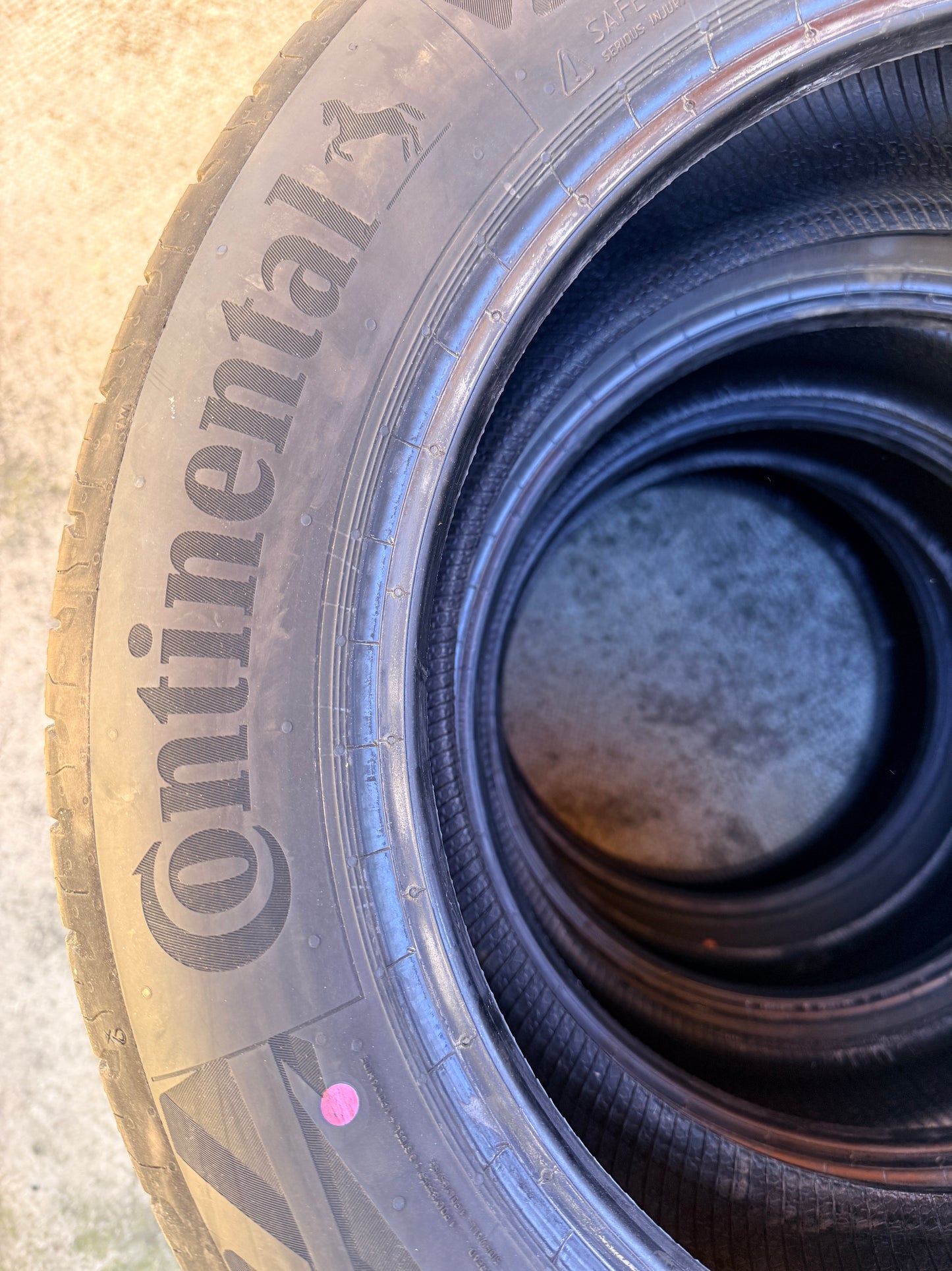 215/55/17 - Estive - Continental - DOT 2025 - Usato