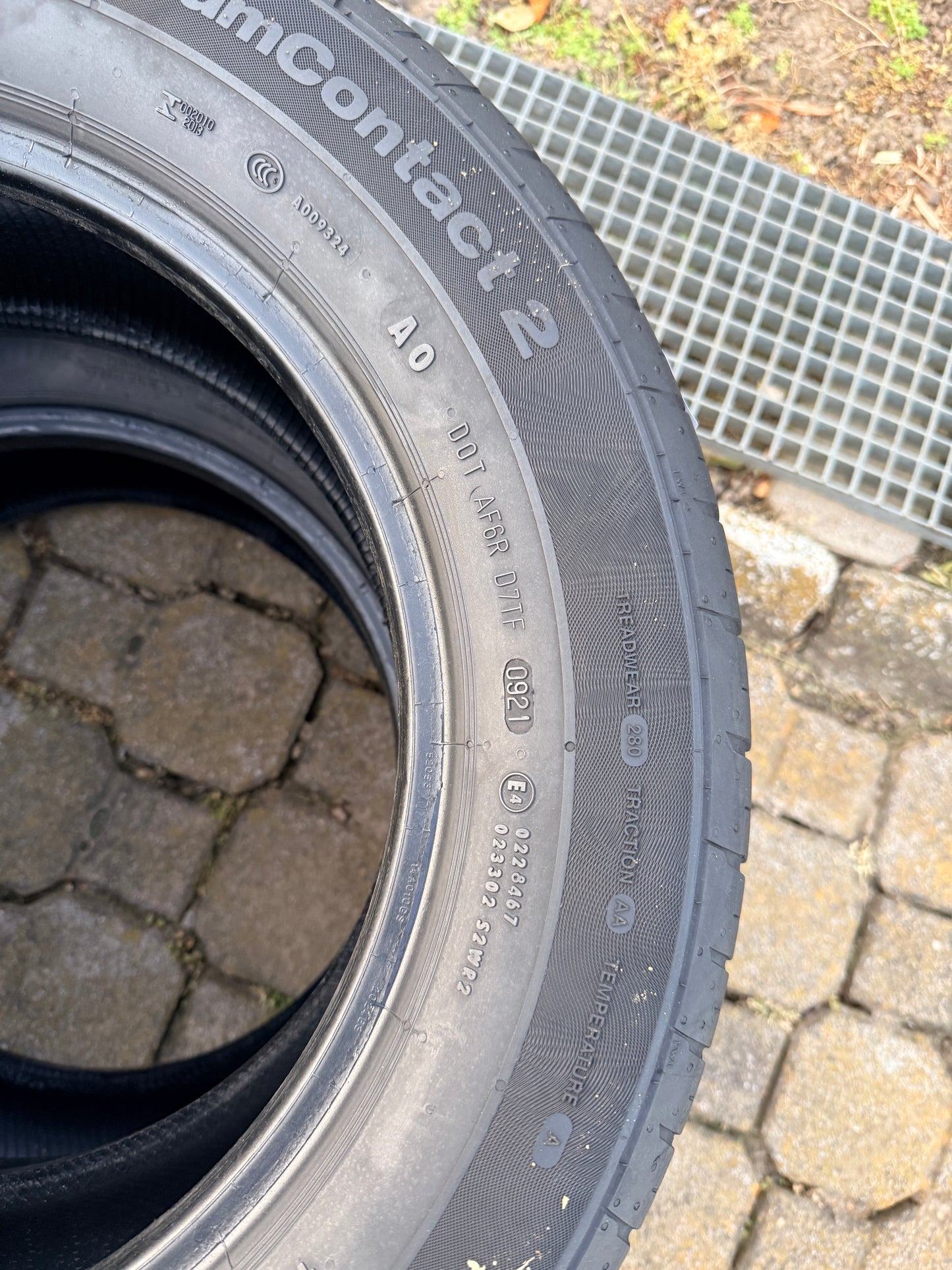 225/55/16- Estive - Continental - DOT 2021 - Usato
