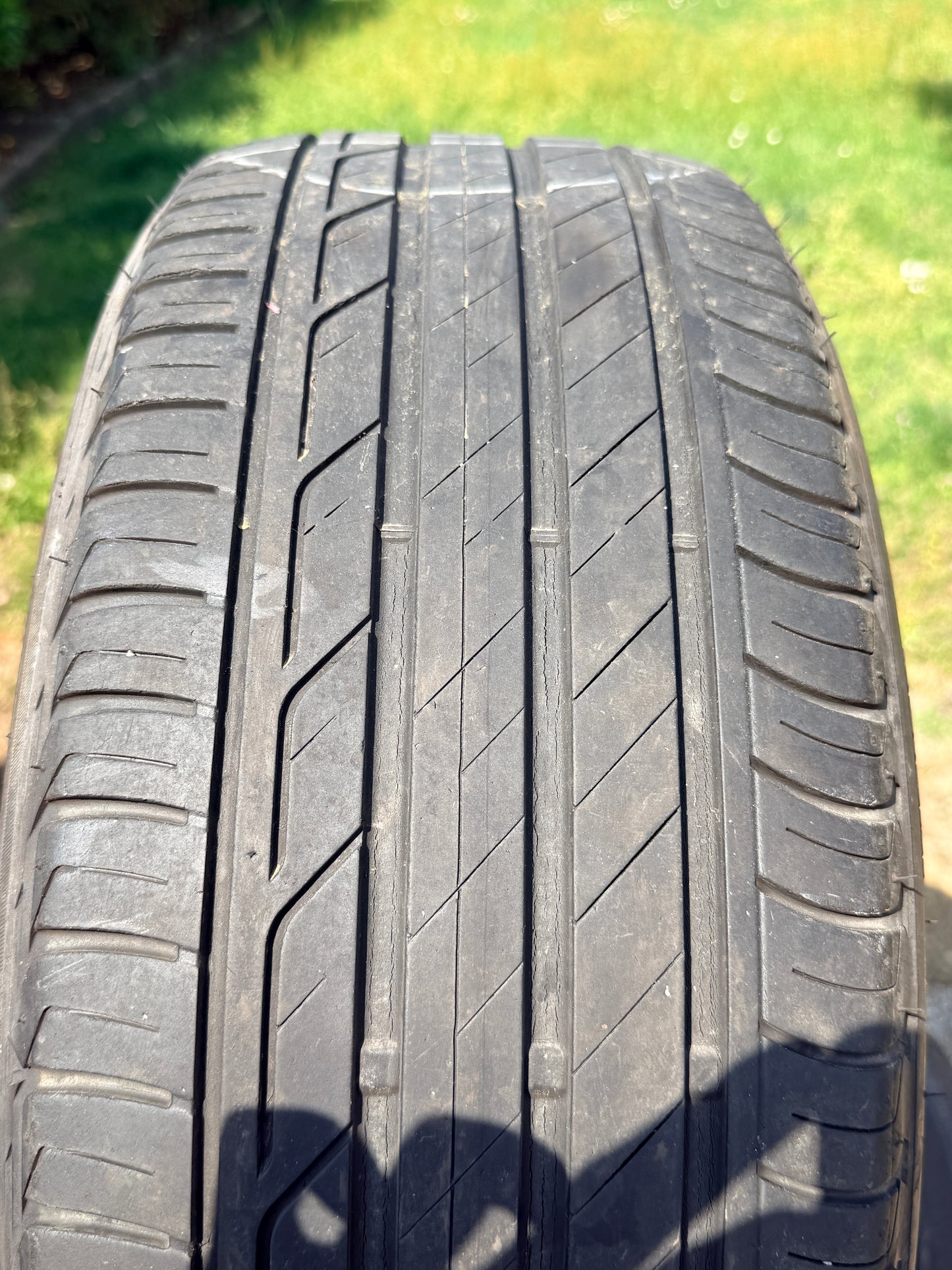 215/50/18 - Estive - Bridgestone - DOT 2022 - Usato