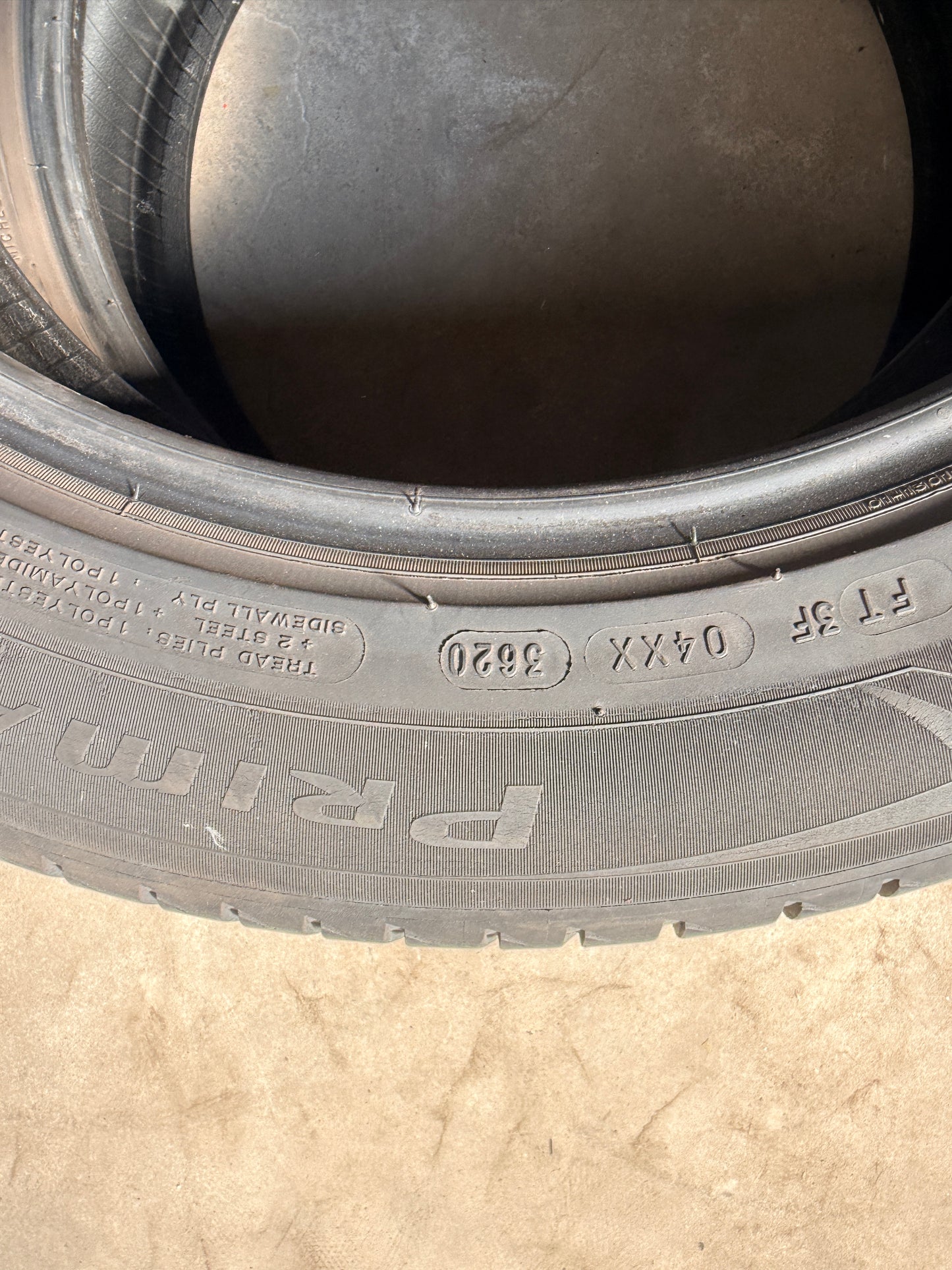 215/55/17 - Estive - Michelin - DOT 2020 - Usato