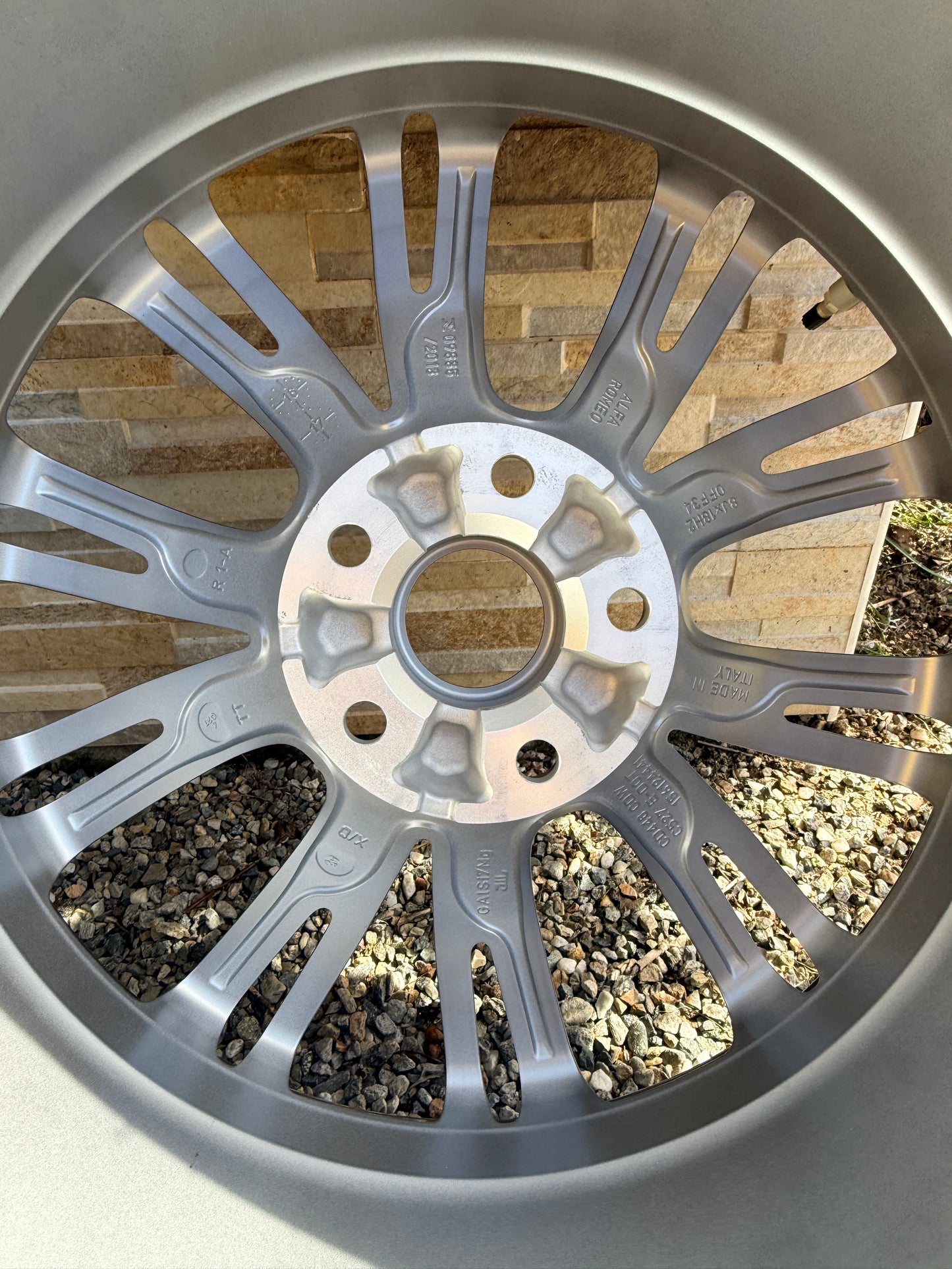 Cerchi + gomme invernali 18” - Alfa Romeo Stelvio - Originali - Nuovo