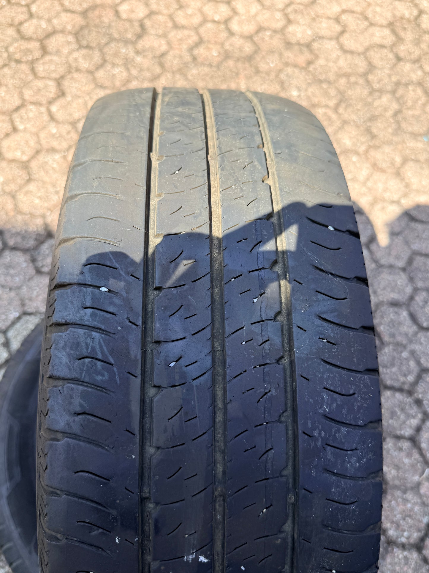215/65/15C - Estive - Goodyear - DOT 2022 - Usato