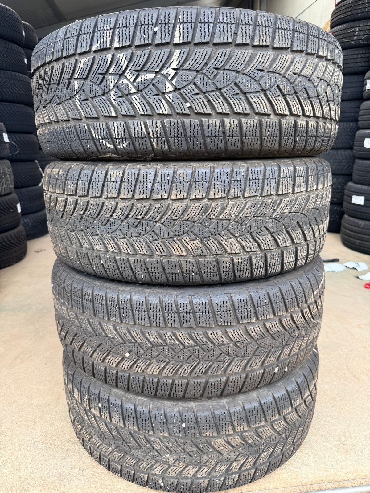 225/55/18 - Invernali - Goodyear - DOT 2023 - Usato