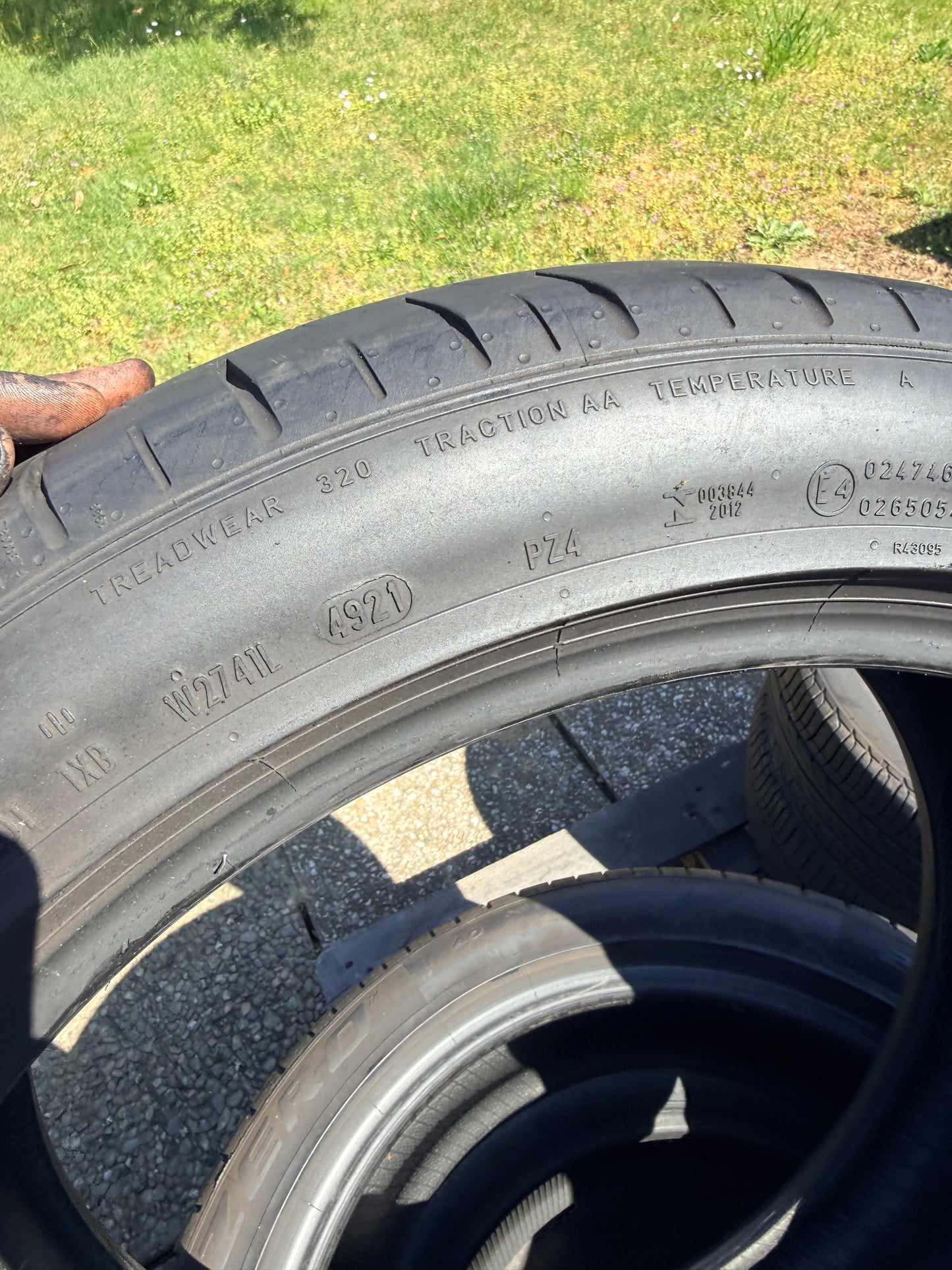 245/45/19 - Estive - Pirelli - DOT 2021 - Usato