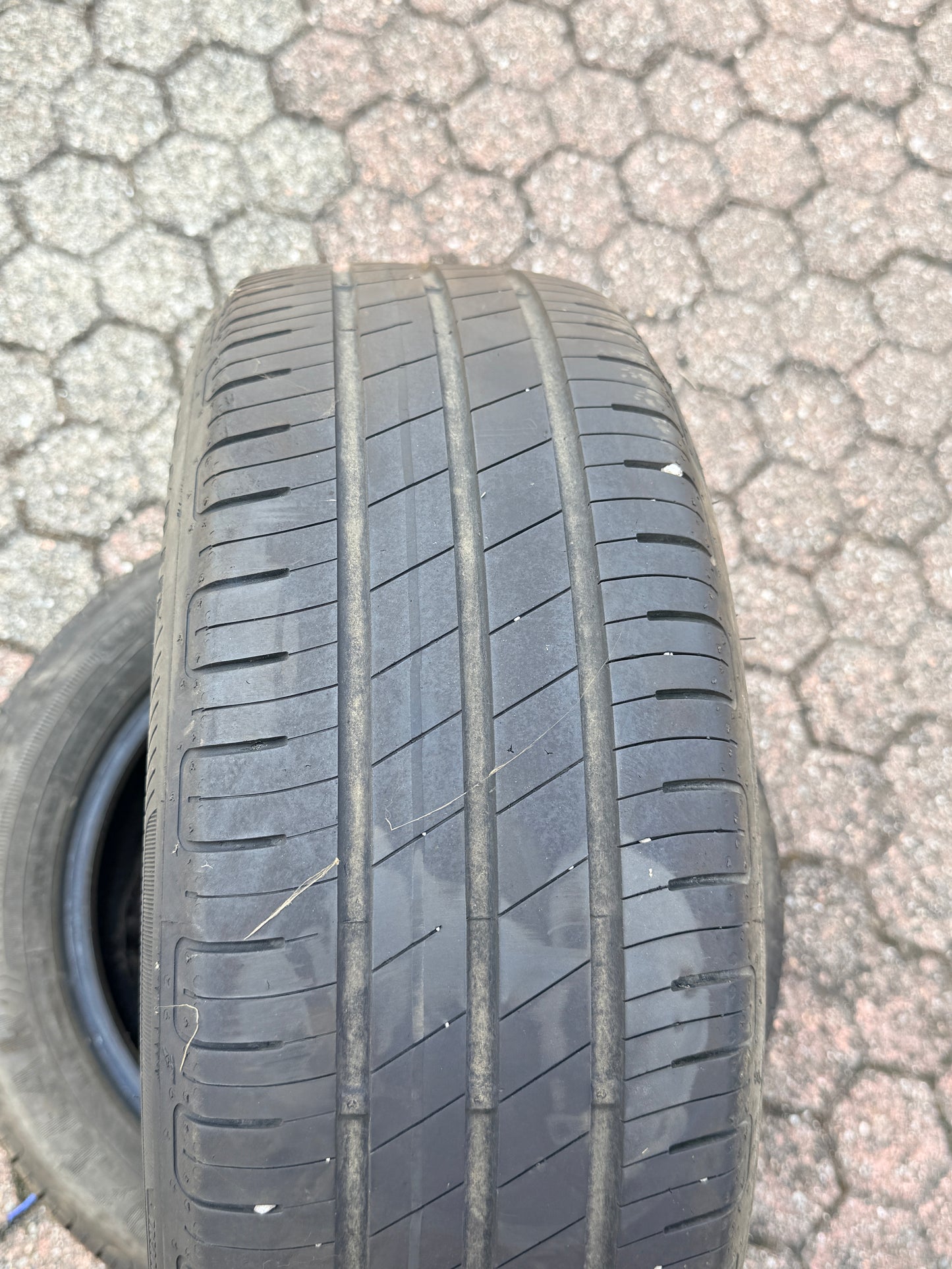 185/55/15 - Estive - Goodyear - DOT 2023 - Usato