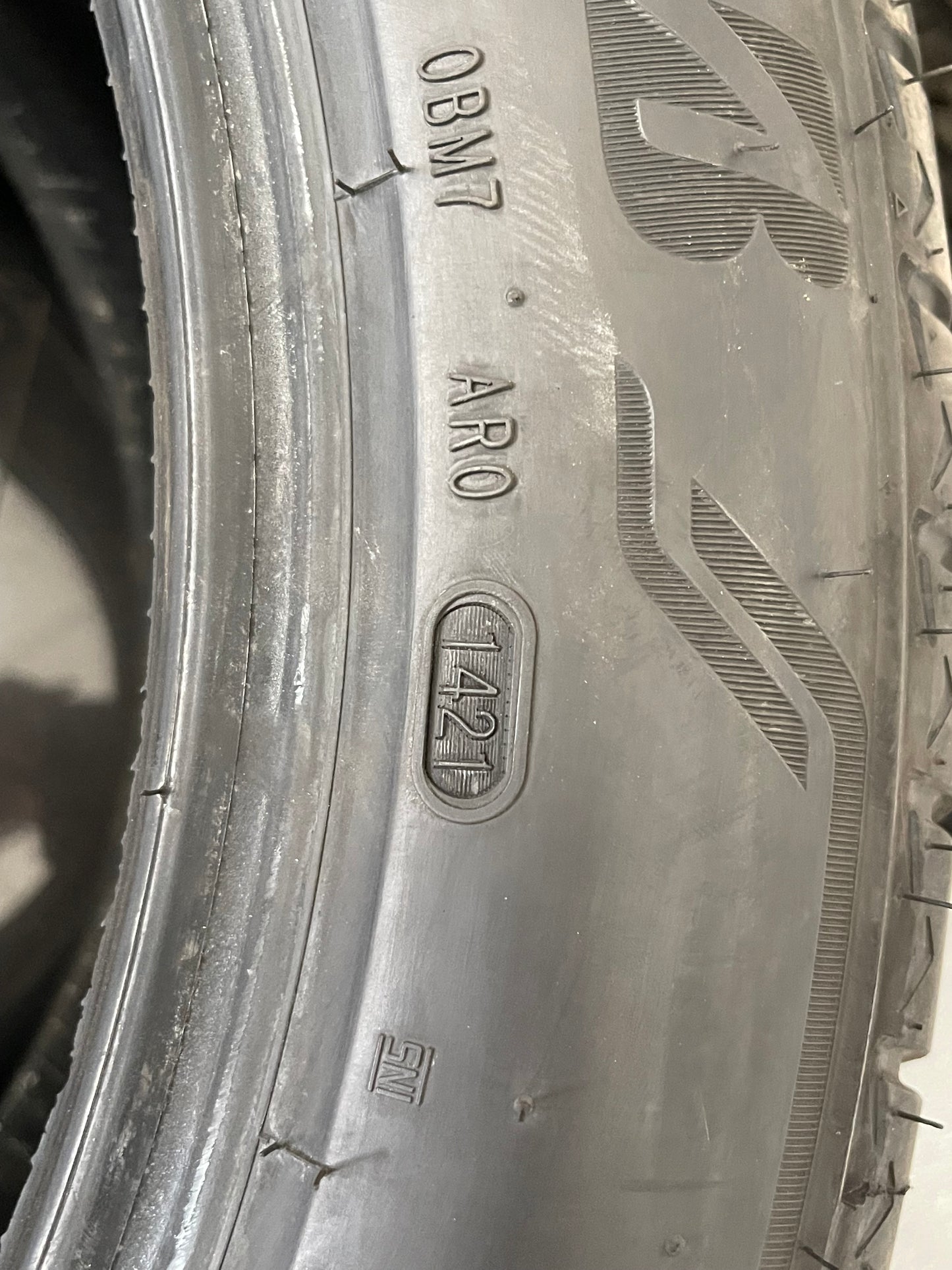 305/40/20 - Estive - Bridgestone - DOT 2021 - Usato