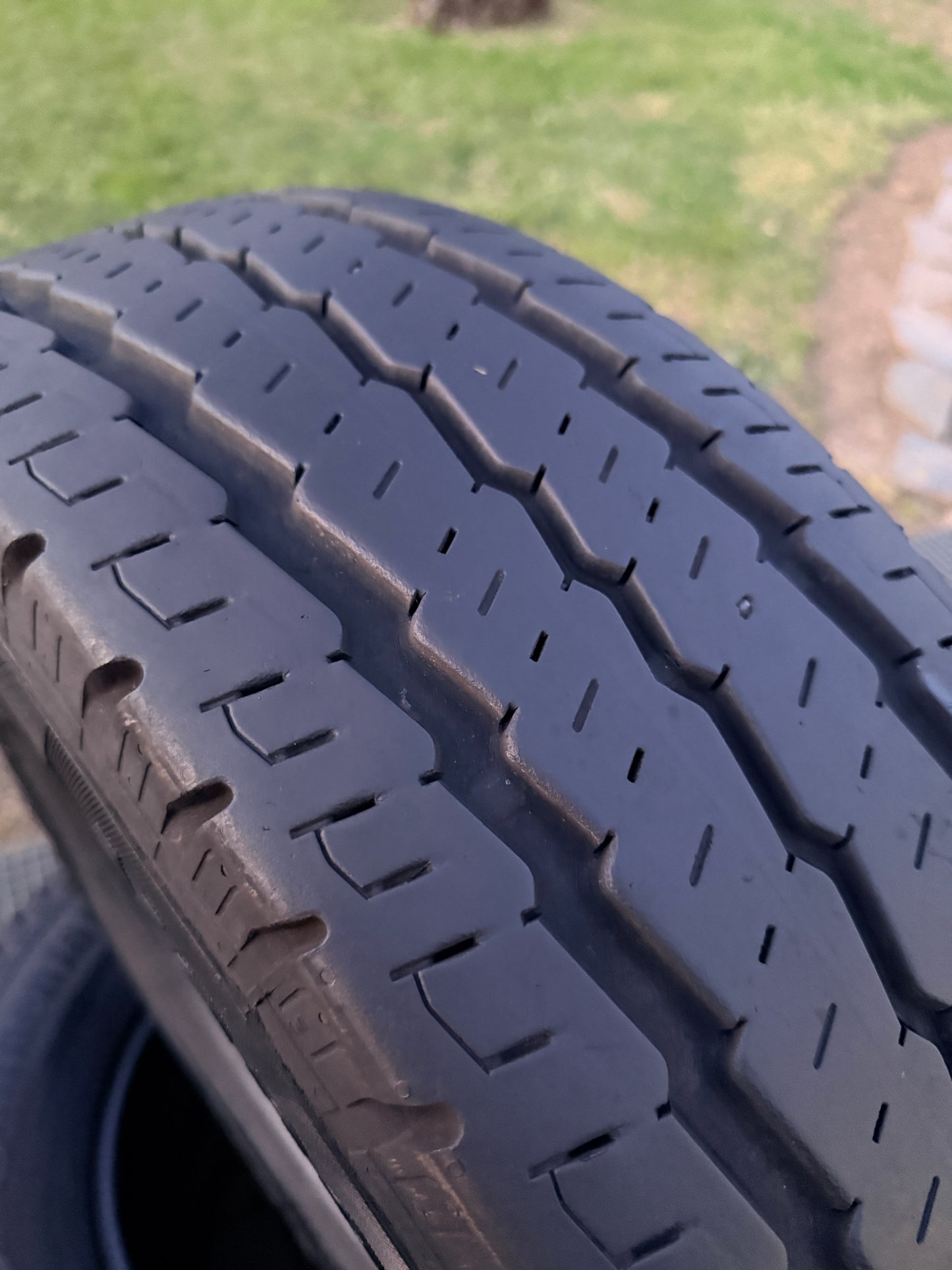 225/75/16C - estive - Continental - DOT 2020 - Usato