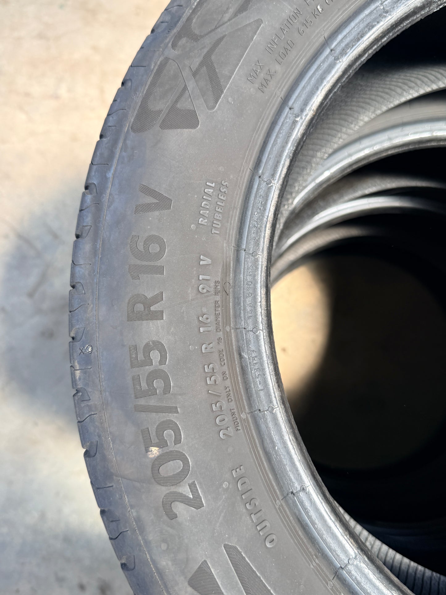 205/55/16-Estive-Continental-DOT 2021/2023- Usato