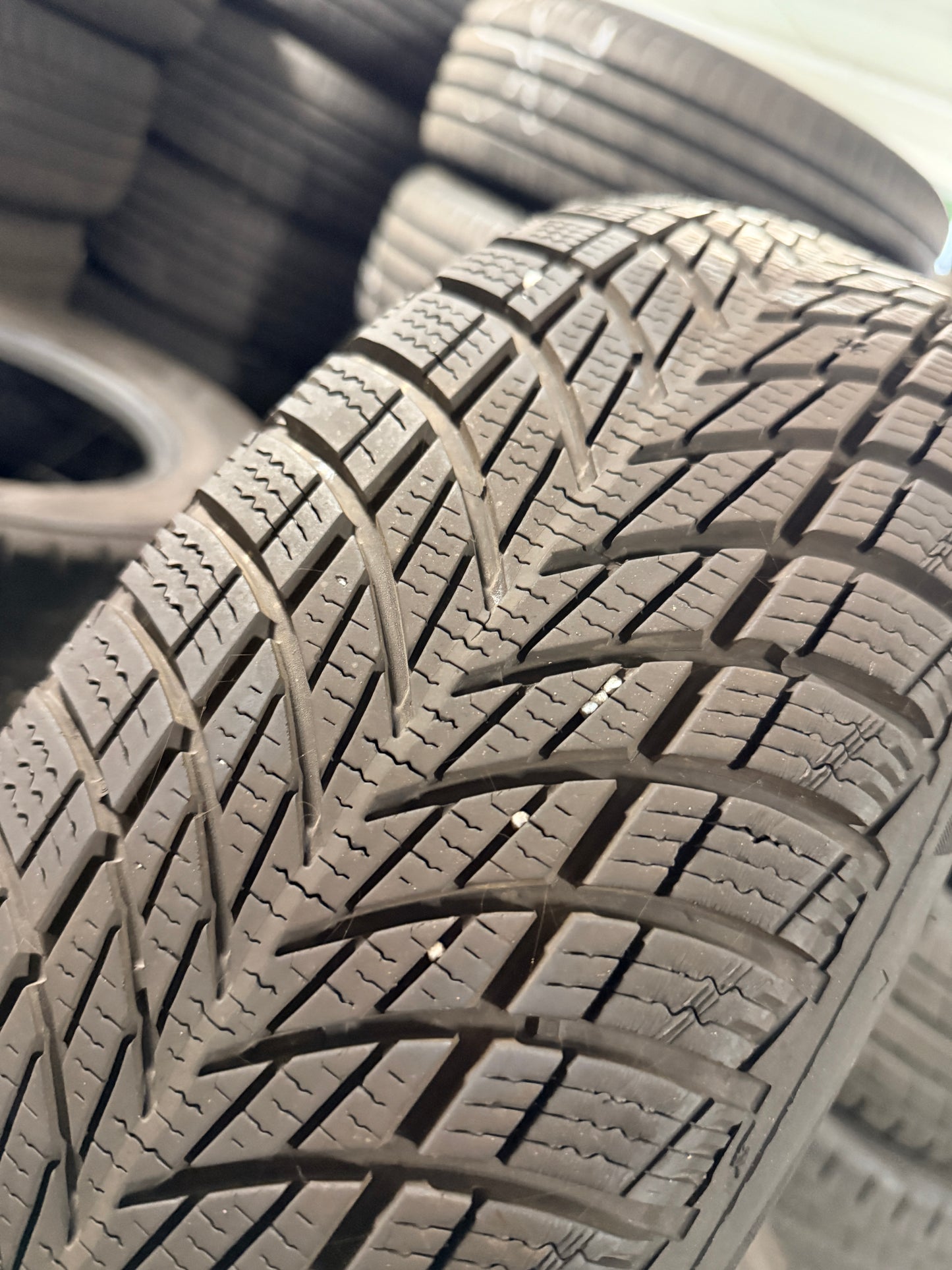 185/65/15 - Invernali - Goodyear - DOT 2023 - Usato