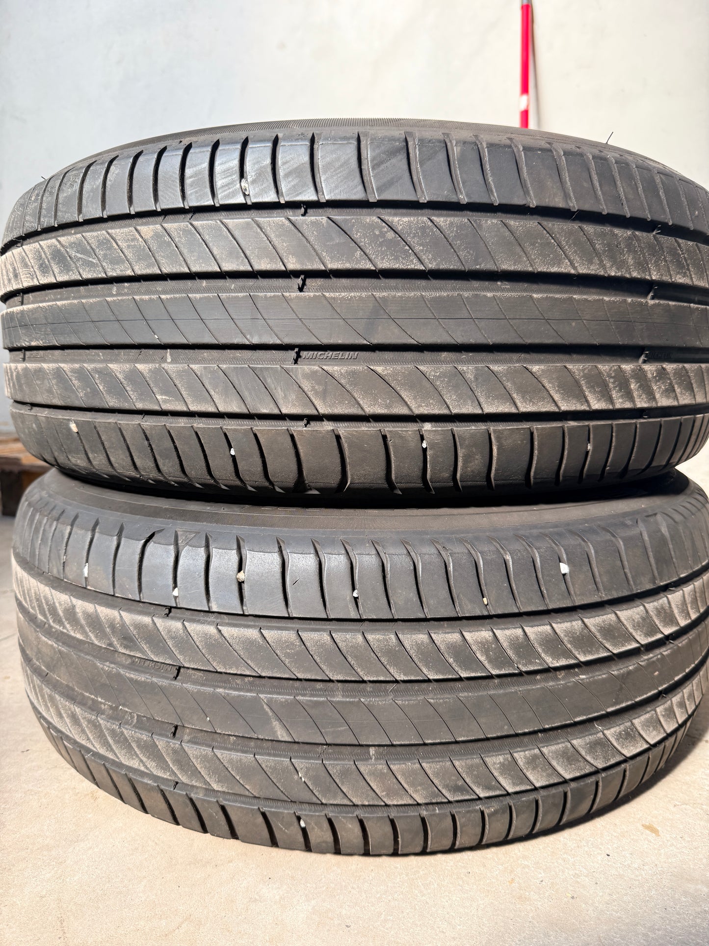 215/55/17 - Estive - Michelin - DOT 2021 - Usato