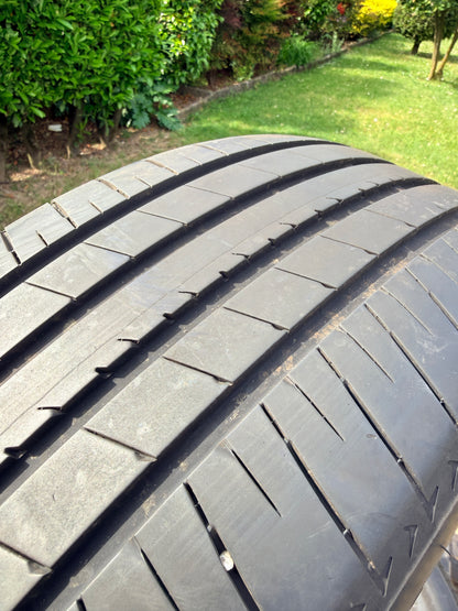 235/50/20 - Estive - Bridgestone - DOT 2020 - Usato