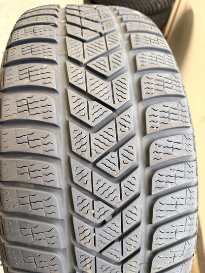 235/45/19 - Invernali - Pirelli - DOT 2023 - Usato