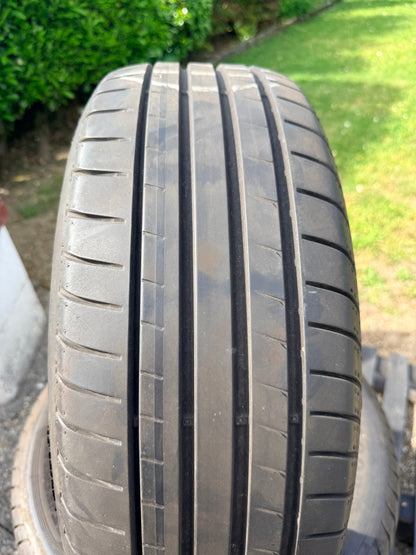 225/55/17 - estive - Goodyear - DOT 2020 - Usato