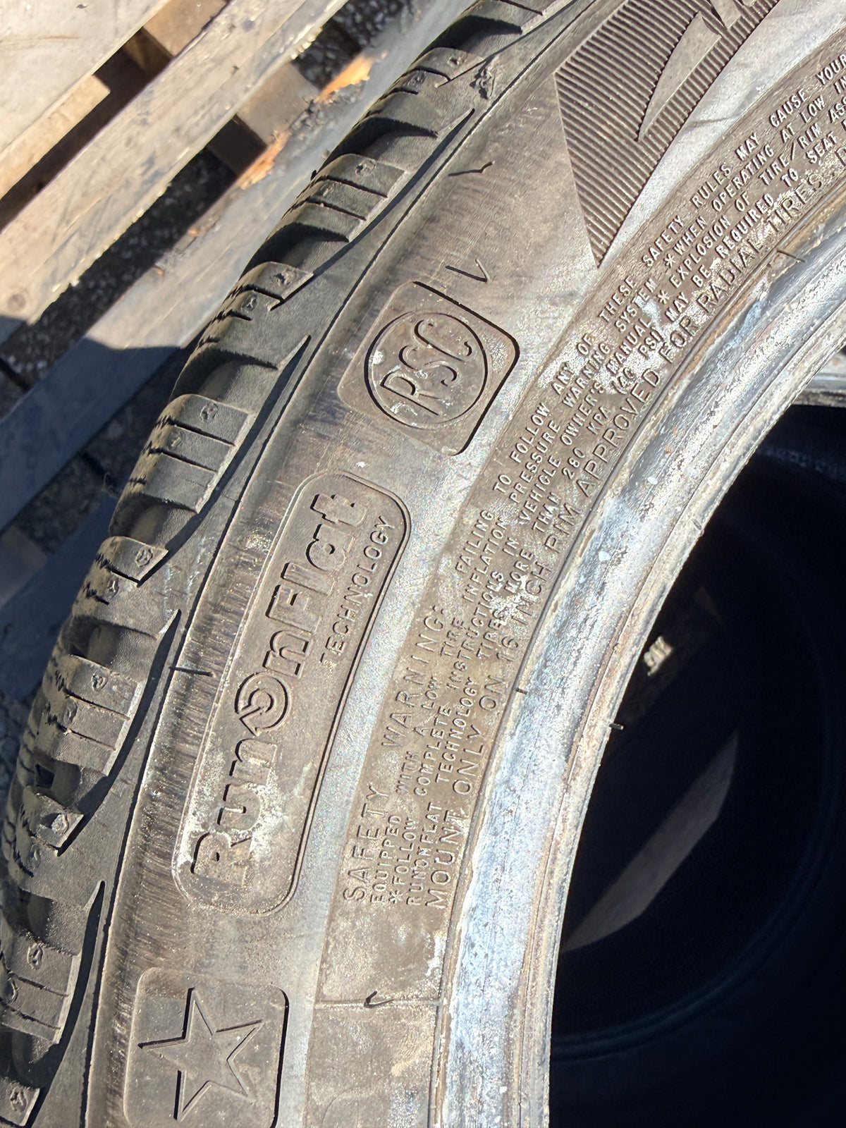 195/55/16 - Invernali - Goodyear antiforatura - DOT 2017 - Usato