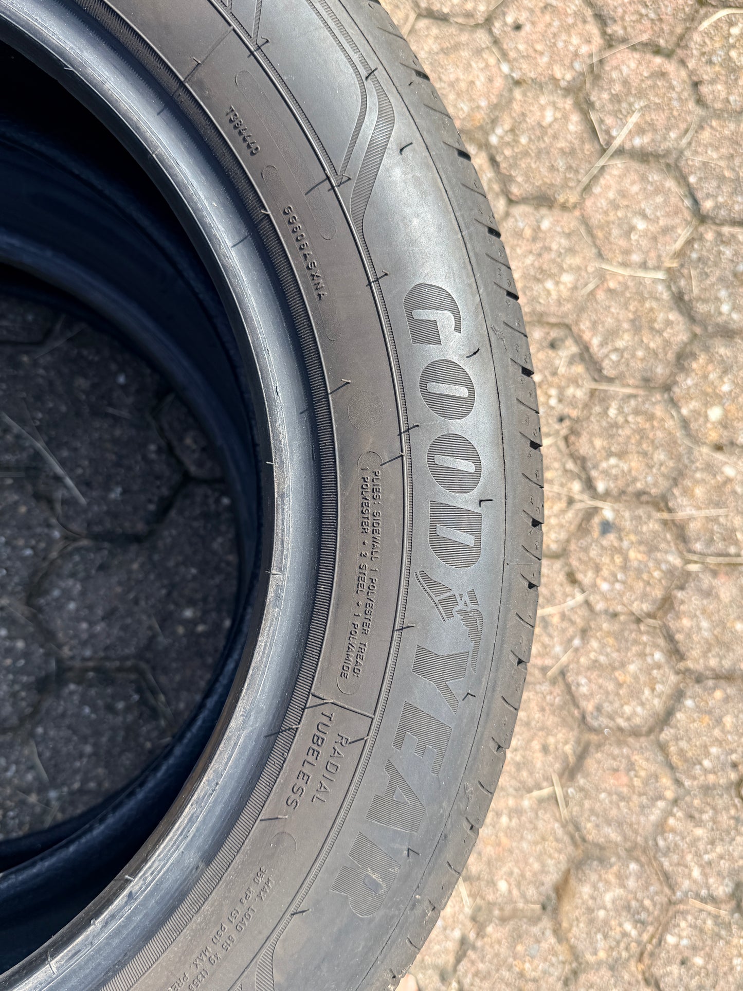 205/55/16-Estive-Goodyear-DOT 2023-Usato
