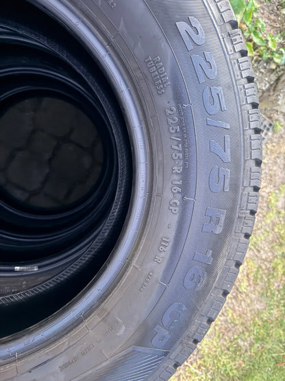 225/75/16C - estive - Continental - DOT 2020 - Usato