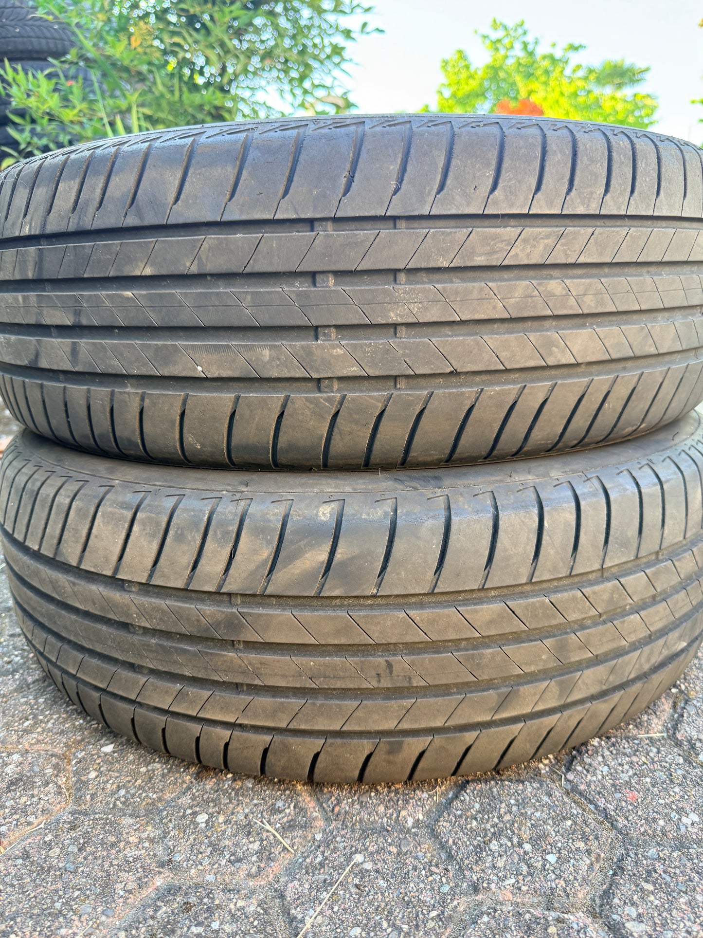 215/60/17 - Estive - Bridgestone - DOT 2022 - Usato