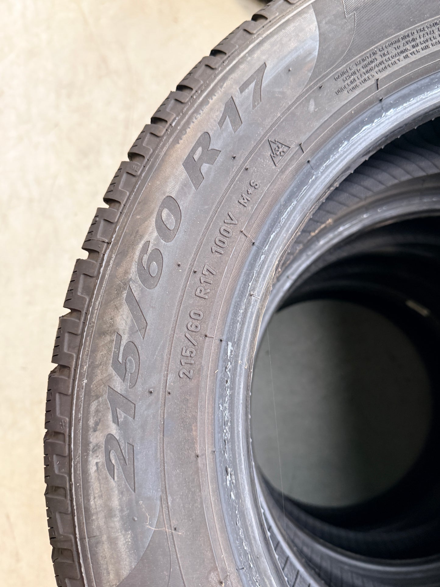 215/60/17 - Invernali - Pirelli - DOT 2021 - Usato