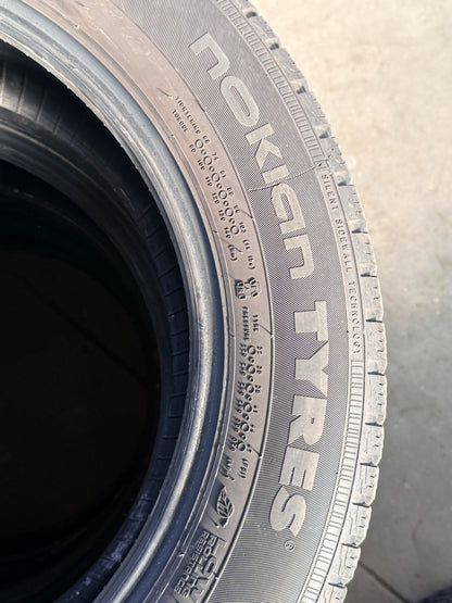 215/60/17 - Invernali - Nokian - DOT 2021 - Usato