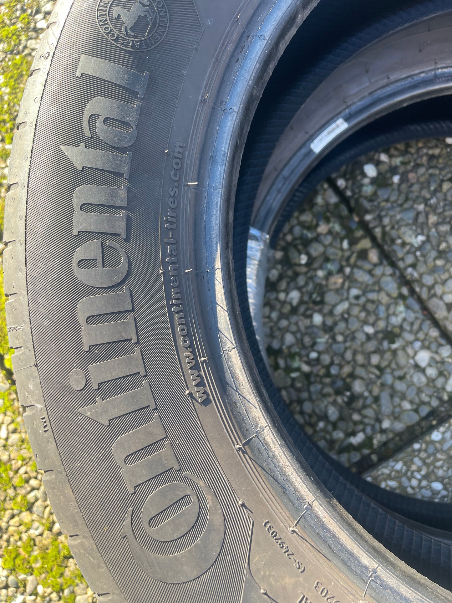 215/60/17 - Estive - Continental - DOT 2019 - Usato