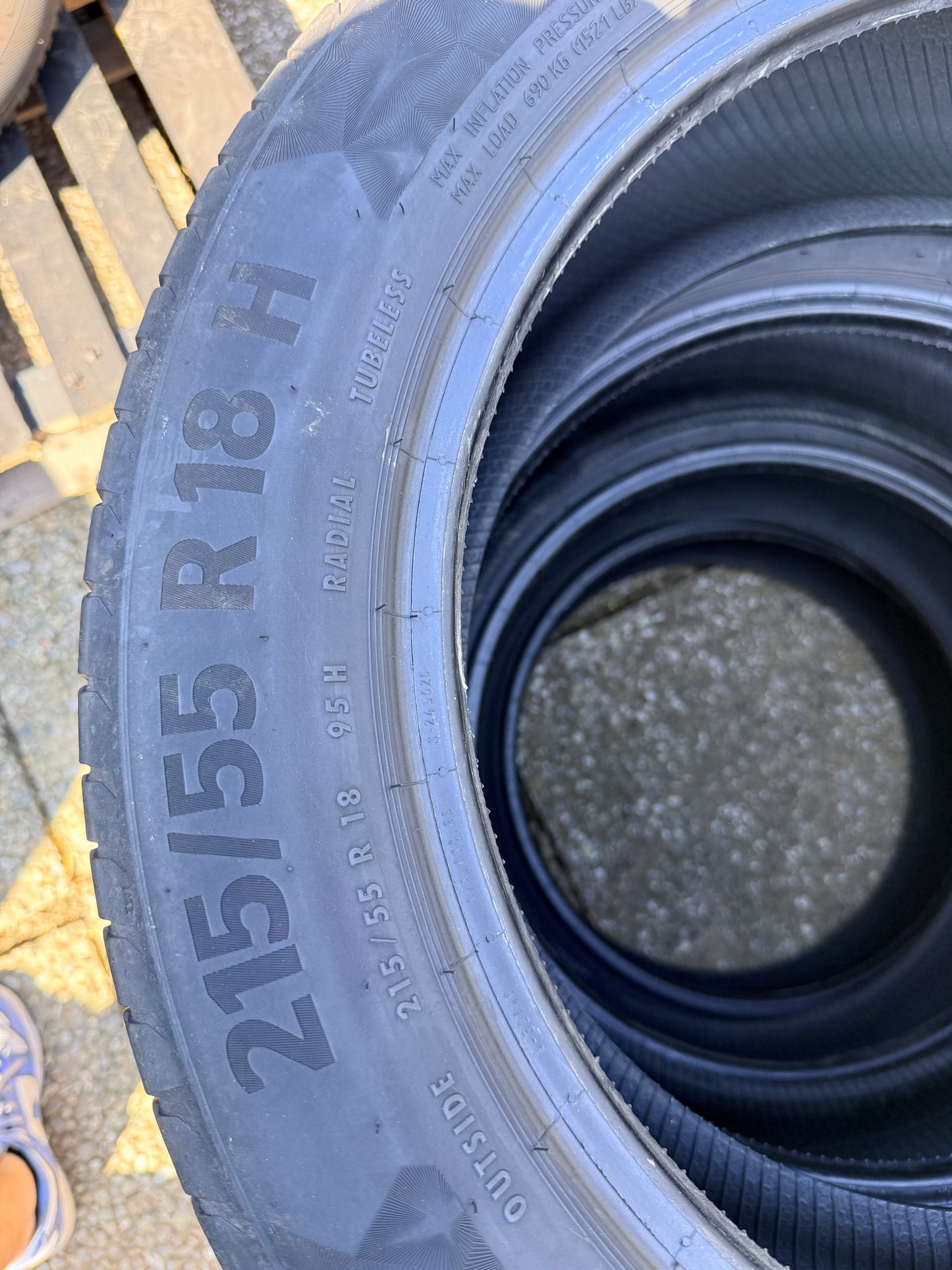 215/55/18 - Estive - Continental - DOT 2019 - Usato