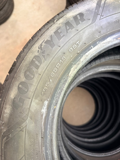 195/65/15-Estive-Goodyear-DOT 2023-Usato