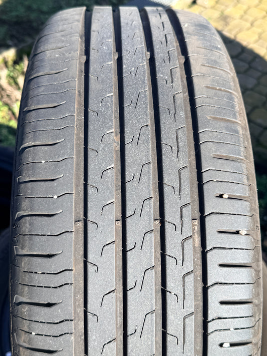 215/55/17 - Estive - Continental - DOT 2021 - Usato