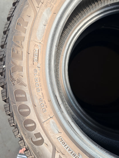 205/60/16 - Invernali - Goodyear - DOT 2020 - Usato