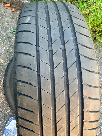 215/60/17 - Estive - Bridgestone - DOT 2022 - Usato