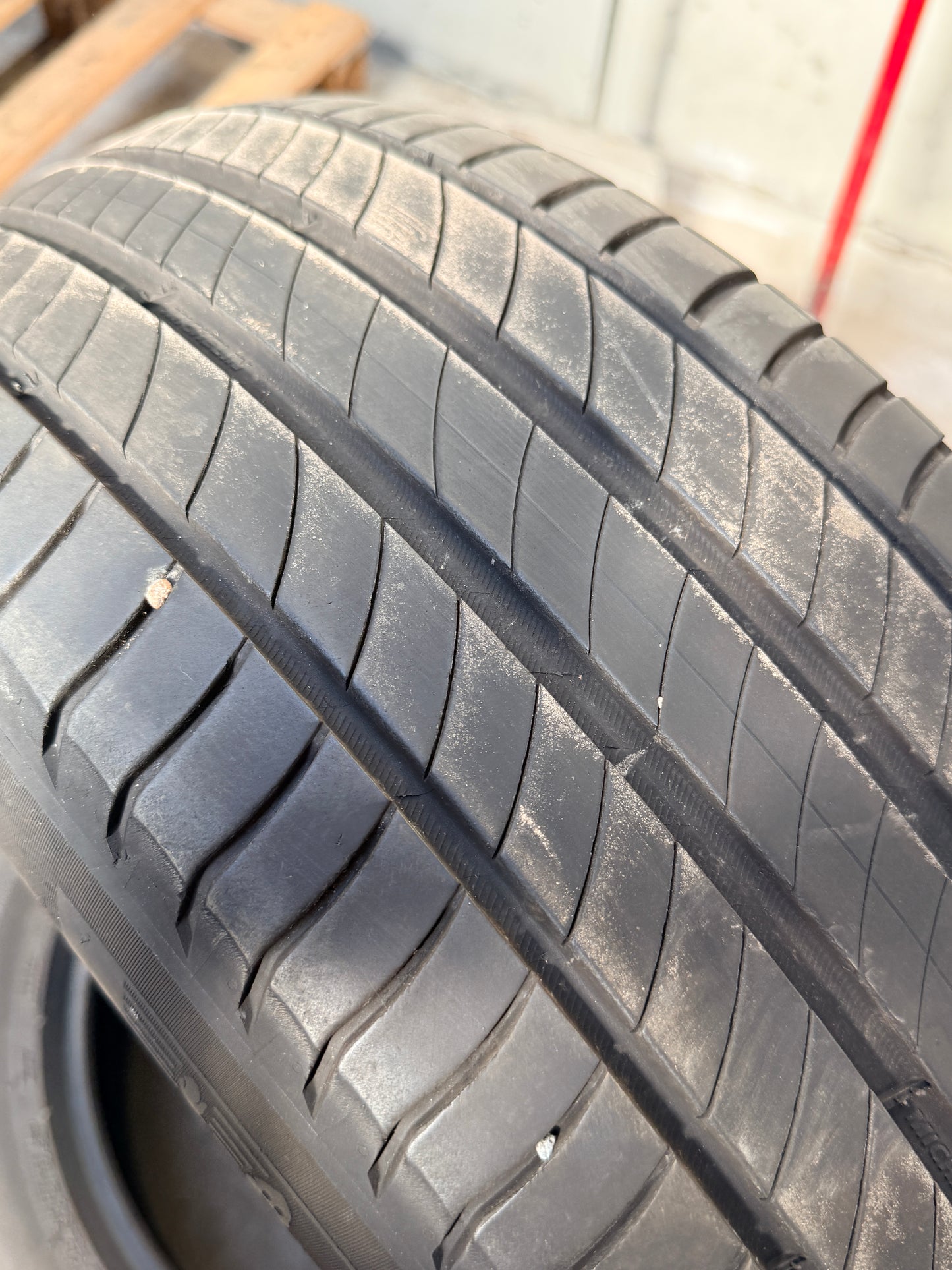 215/55/17 - Estive - Michelin - DOT 2021 - Usato