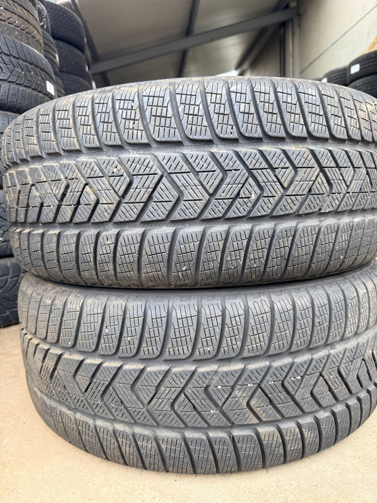 255/45/20 - Invernali -  Pirelli - DOT 2022 - Usato