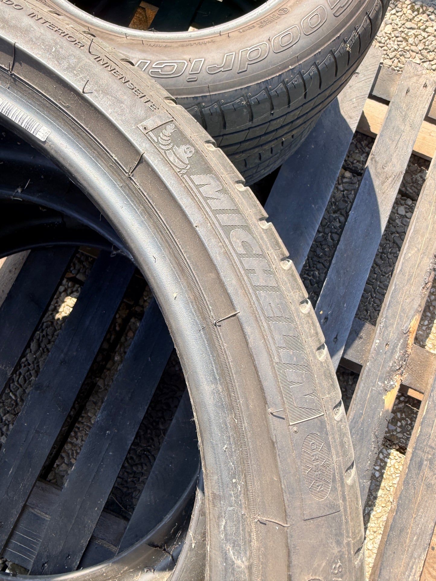 275/30/20-Estive - Michelin - DOT 2019- Usato
