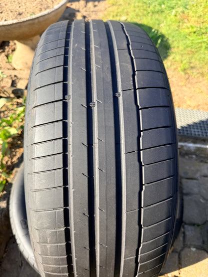 235/55/19 - Estive - Hankook - DOT 2025 - Usato