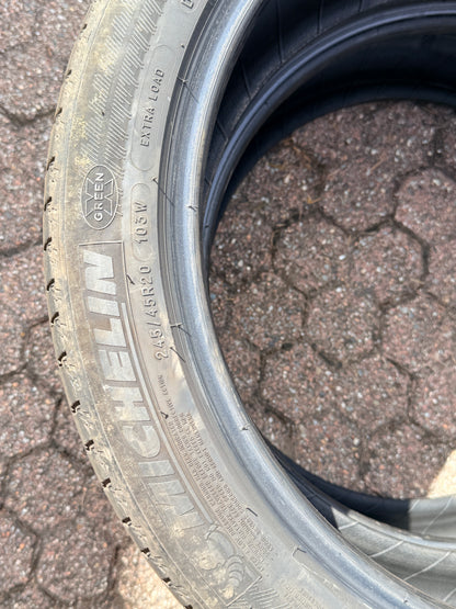 245/45/20 - Estive - Michelin - DOT 2021 - Usato