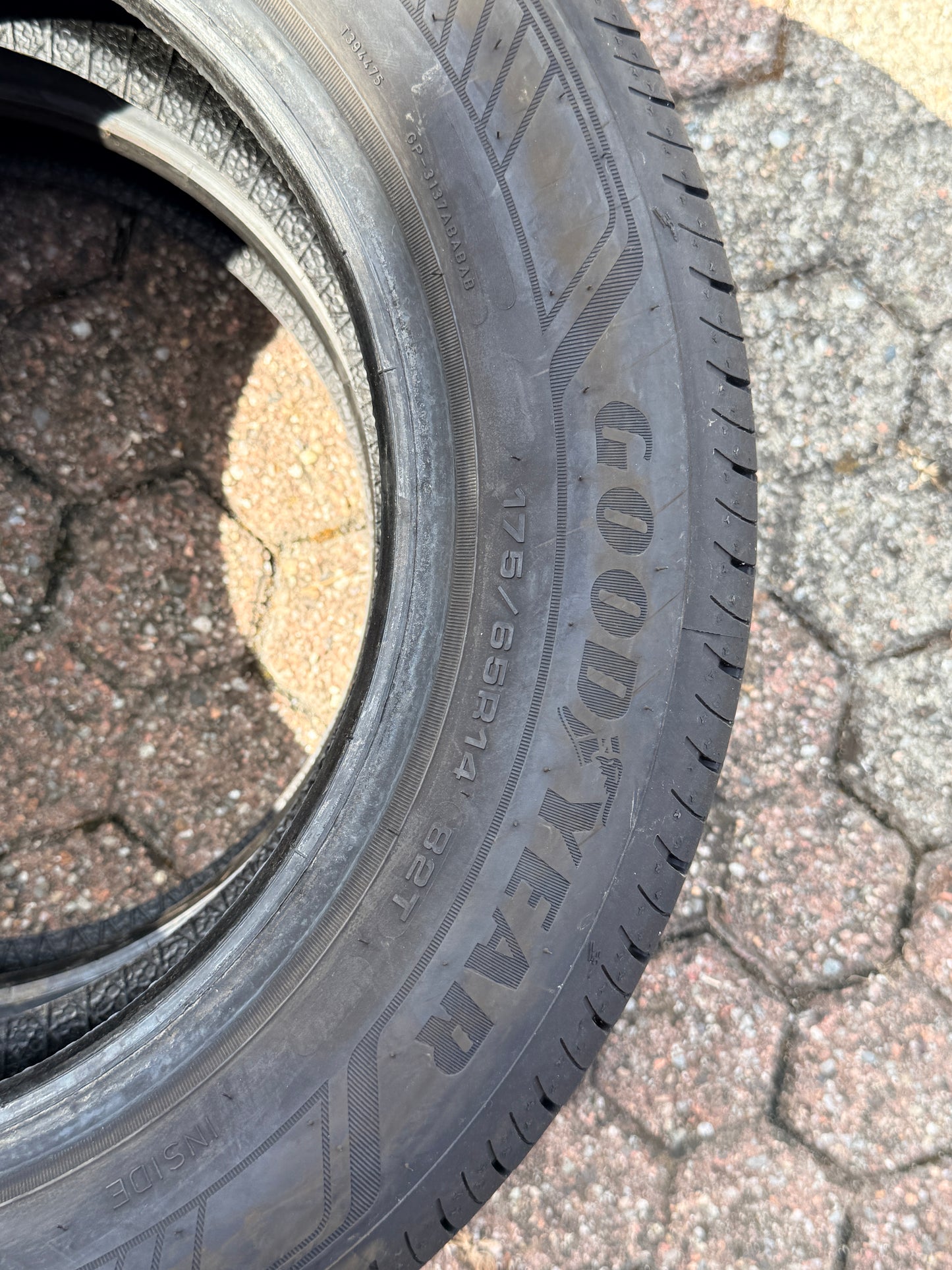 175/65/14 - Estive - Goodyear - DOT 2025 - Usato