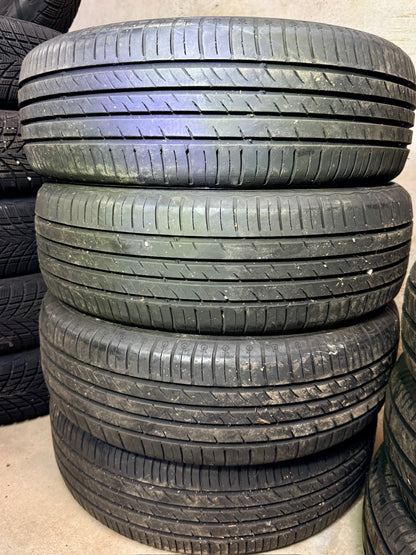 205/60/16 - Estive - Kumho - DOT 2021/2023 - Usato