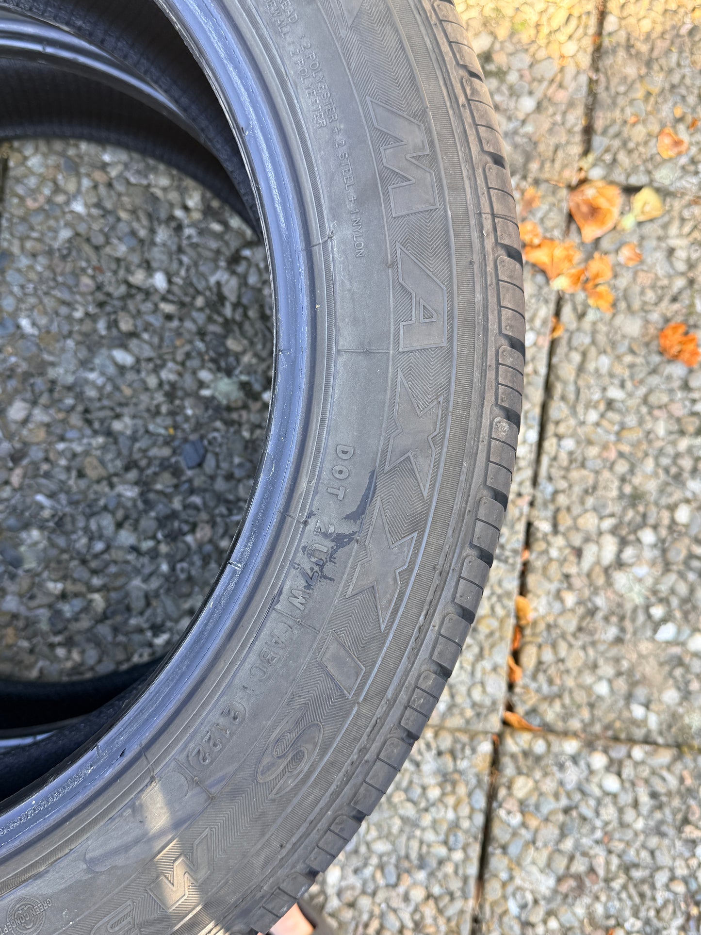 215/55/18 - Estive - Maxxis - DOT 2022 - Usato