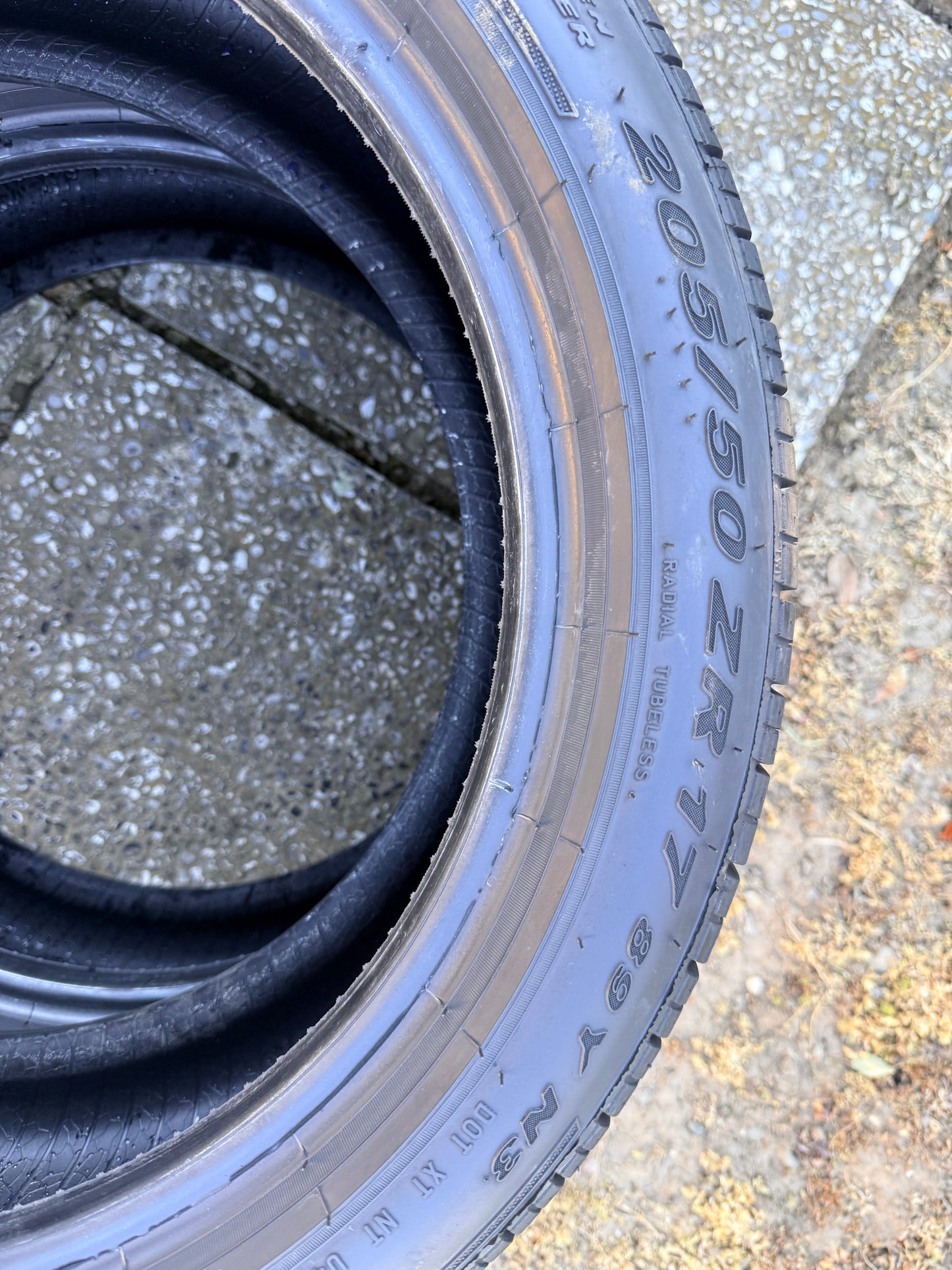 205/50/17- Estive - Pirelli - DOT 2016 - Usato